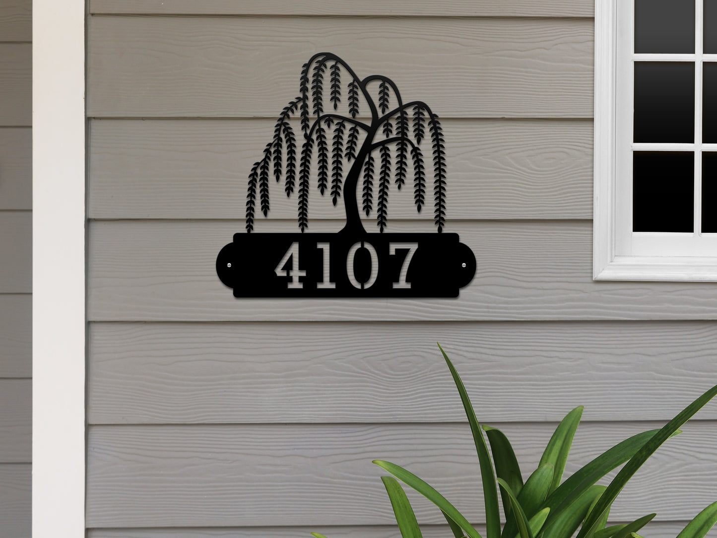 Weeping Willow House Numbers Address Sign: Elegant metal plaque featuring a weeping willow design and customizable street numbers, suitable for enhancing home décor and gifting. Ideal for outdoor use.