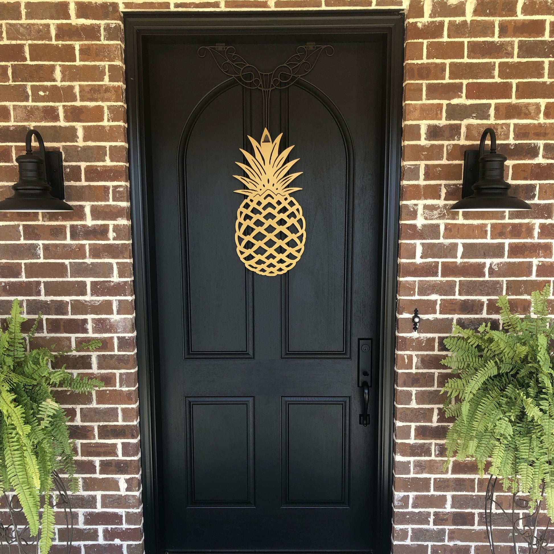 Pineapple Front Door Wreath - Customizable Metal Door Decor featuring a gold pineapple cut out on a black door, ideal for home, porch, and garden, offering a durable, rust-resistant welcome sign.