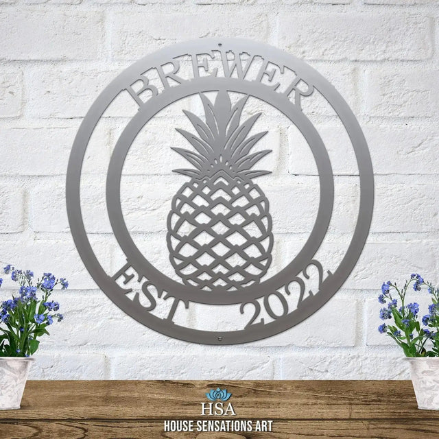 Metal Pineapple Welcome Sign – Personalized Family Name Decor - HouseSensationsArt