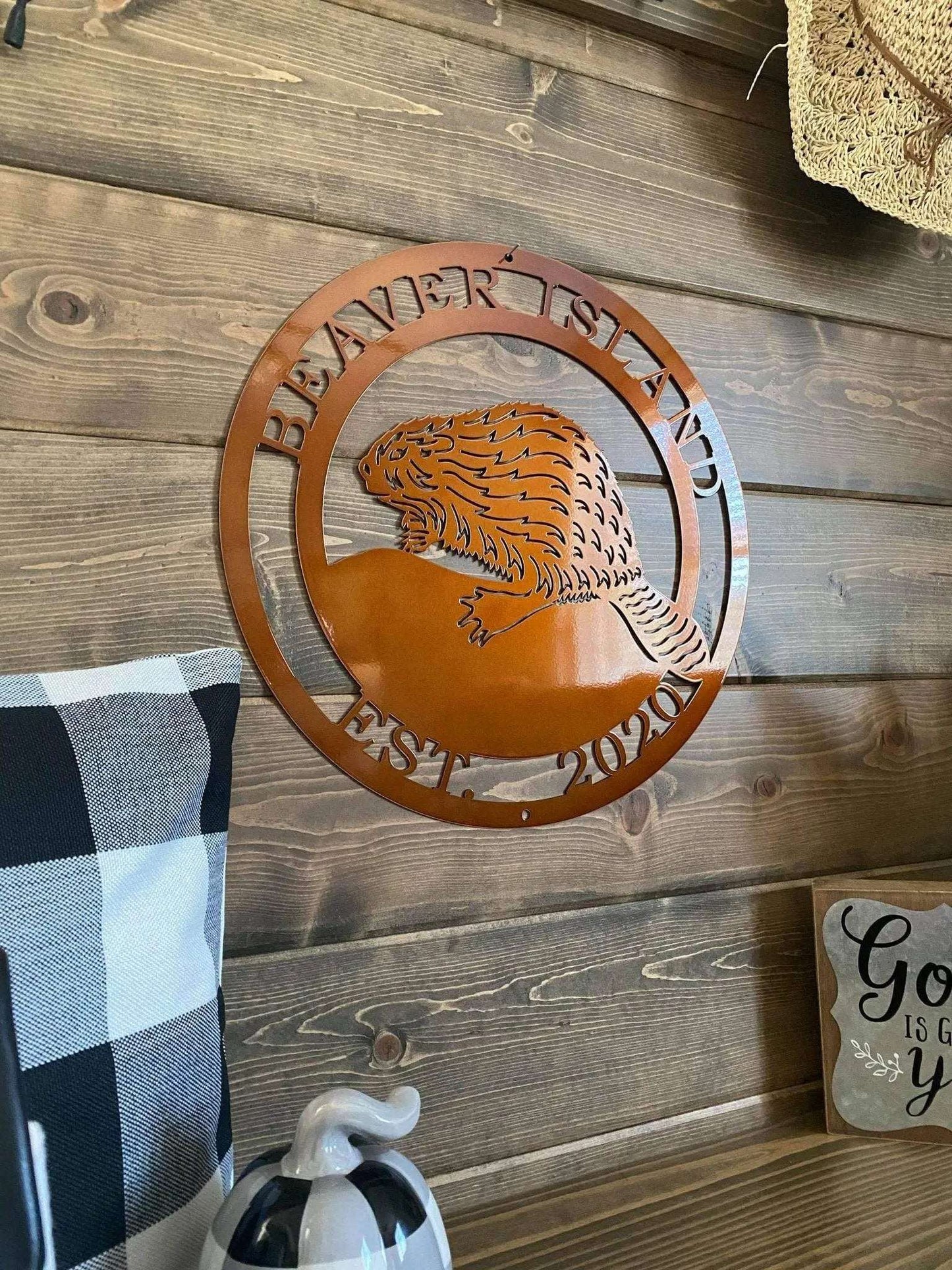 Personalized Beaver Sign - Custom Metal House Number Plaque - Perfect for Outdoor Decor in Gardens, Yards, or Farms - Ideal Housewarming Gift for Animal Lovers - HouseSensationsArt