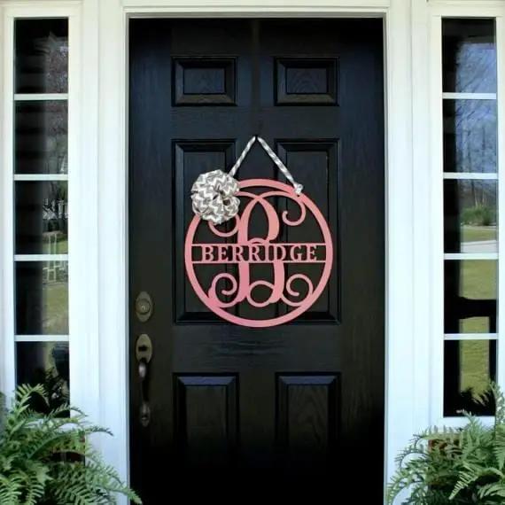 Custom metal family name sign – split monogram design for elegant gate signs and outdoor decor