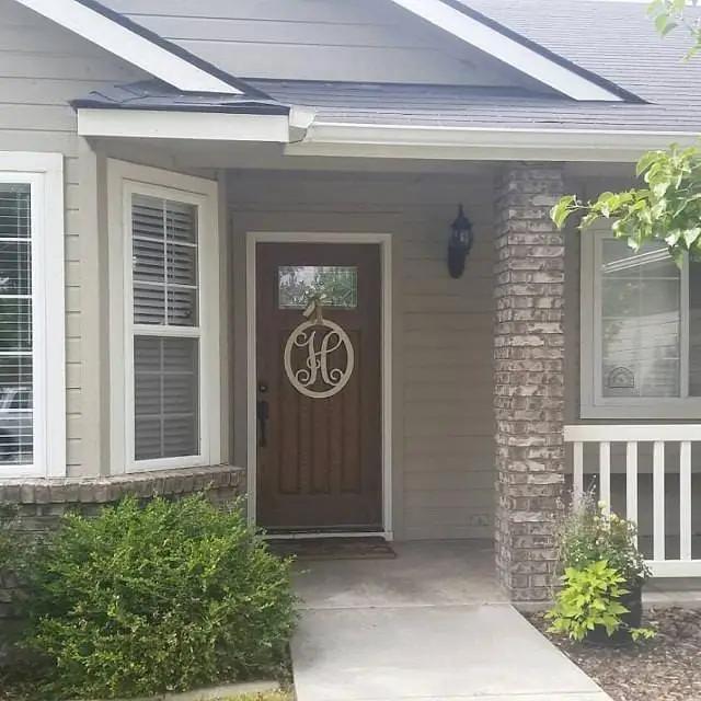 Custom Monogram Door Sign – Oval Metal Wreath for Home Entry - HouseSensationsArt