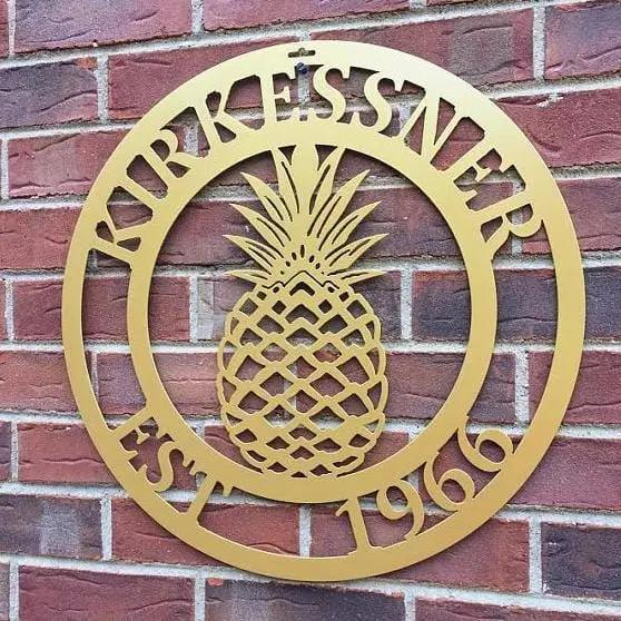 Custom Pineapple Address Sign in metallic gold – round decorative welcome sign with custom address and pineapple emblem for front porch.