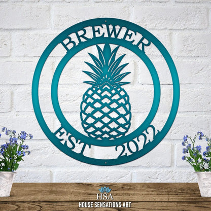 Metal Pineapple Welcome Sign – Personalized Family Name Decor - HouseSensationsArt