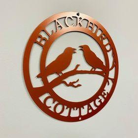 Personalized black bird metal address plaque – custom outdoor yard decor for home entry or garden